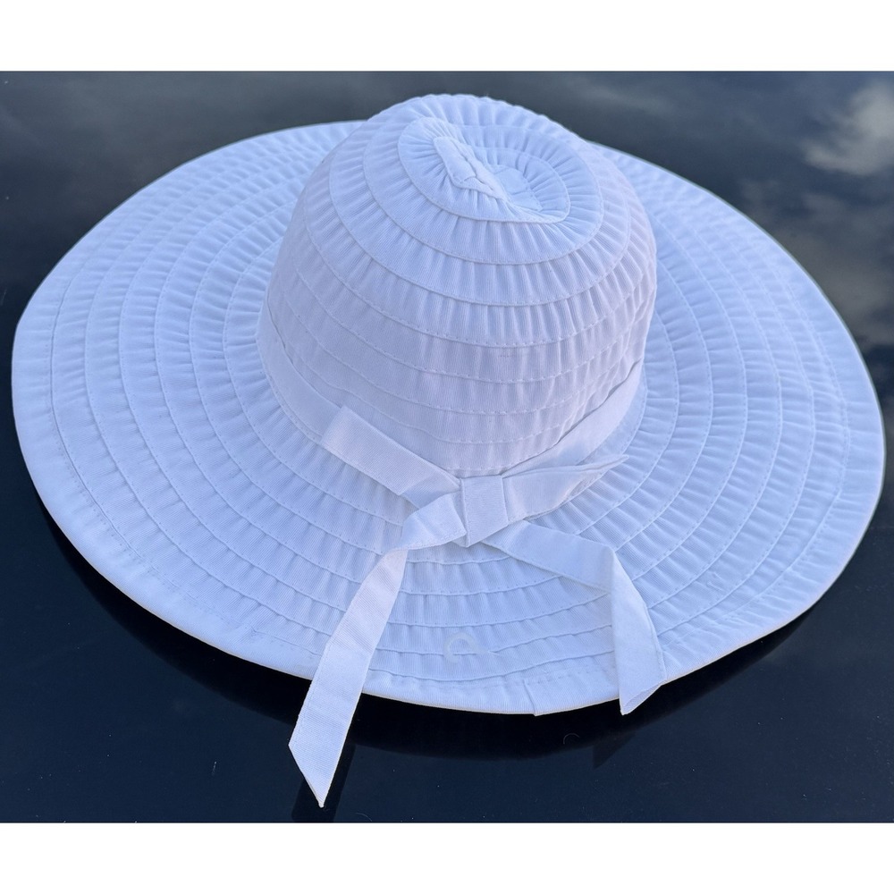 Payless Woman's White Floppy Brim Hat Sun Hat